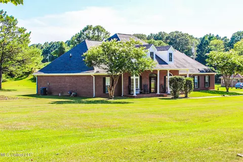 Exterior - 200 Whispering Pines Rd, Benton, MS 39039 photo 2 of 4