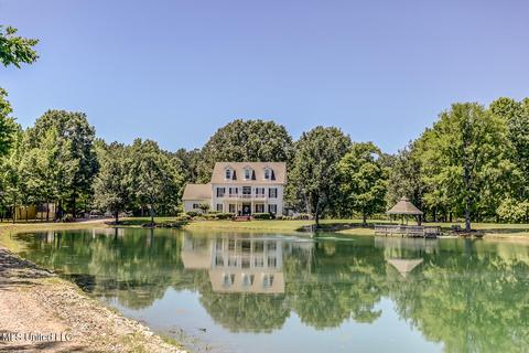 1661 Pleasant View Cv, Nesbit, MS 38651 photo 4