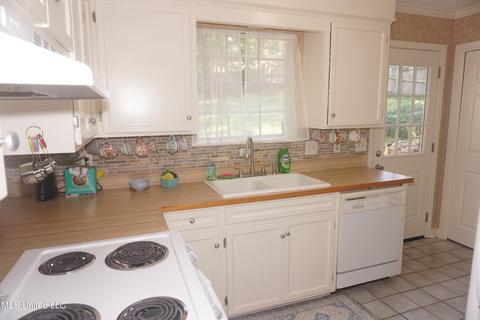 1789 Hillview Dr, Jackson, MS 39211 photo 5
