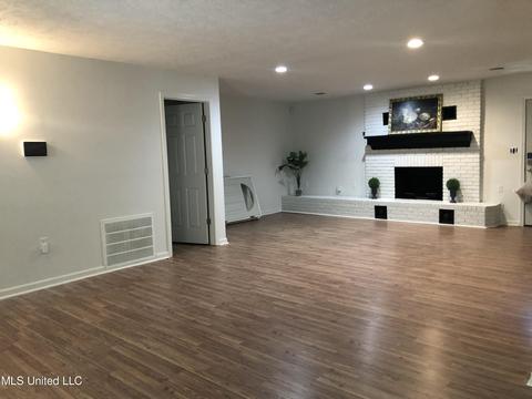 304 Southbrook Dr, Jackson, MS 39211 photo 2