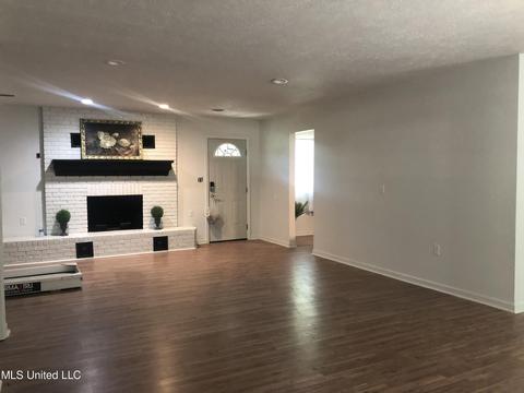 304 Southbrook Dr, Jackson, MS 39211 photo 4