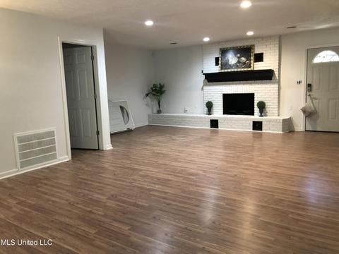 304 Southbrook Dr, Jackson, MS 39211 photo 3