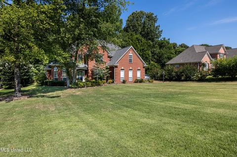 2159 Legends Dr, Nesbit, MS 38651 photo 4