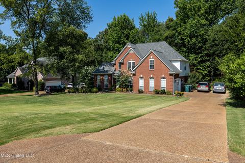 2159 Legends Dr, Nesbit, MS 38651 photo 3