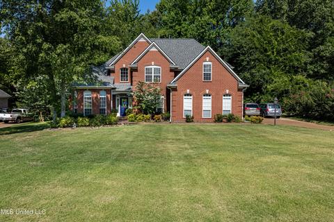 2159 Legends Dr, Nesbit, MS 38651 photo 1