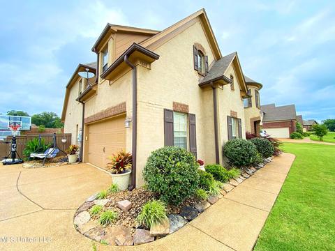 4828 Bakersfield Dr, Nesbit, MS 38651 photo 3