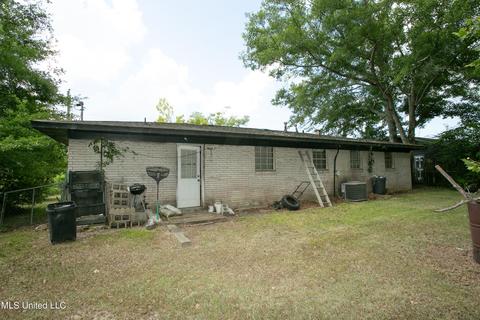 3701 Devonshire Dr, Moss Point, MS 39563 photo 9