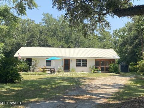 823 E Second St, Pass Christian, MS 39571 photo 2