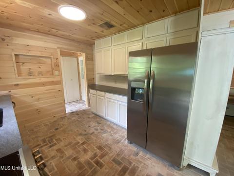 823 E Second St, Pass Christian, MS 39571 photo 7
