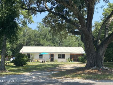 823 E Second St, Pass Christian, MS 39571 photo 1