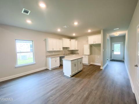 15602 Lantern Cv, Biloxi, MS 39532 photo 2