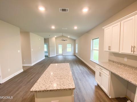 15602 Lantern Cv, Biloxi, MS 39532 photo 3