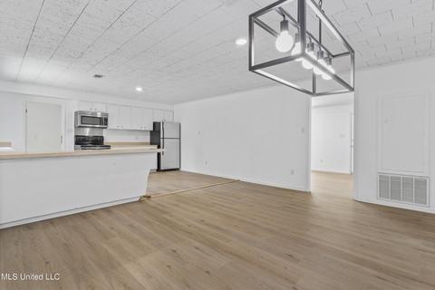 106 S Lang Ave, Long Beach, MS 39560 photo 10