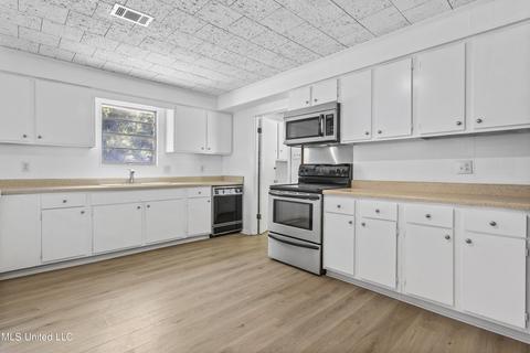 106 S Lang Ave, Long Beach, MS 39560 photo 6