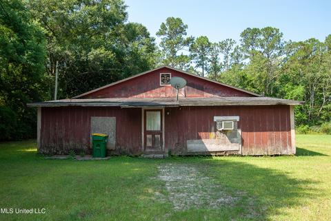 7008 Beechnut Ln, Moss Point, MS 39562 photo 4