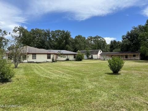18481 Confederate Rd, Saucier, MS 39574 photo 1