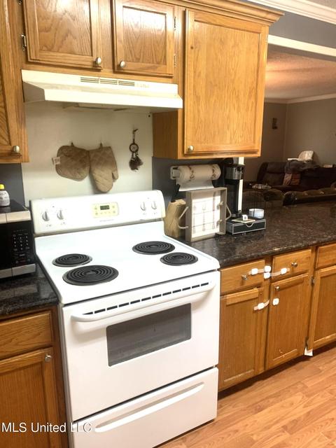 6917 Barnes Rd, Moss Point, MS 39563 photo 8