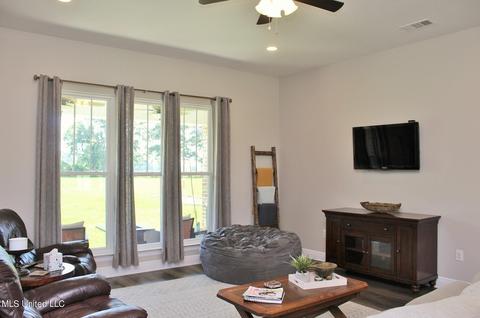 2102 Rocky Creek Rd, Lucedale, MS 39452 photo 4