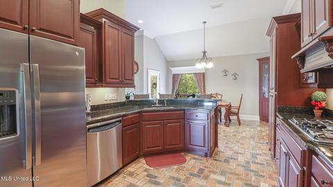 18 Lott Rd, Perkinston, MS 39573 photo 5