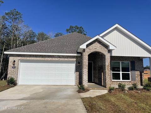 5604 Overland Dr, Biloxi, MS 39532 photo 1