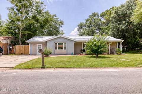7213 Hampton Dr, Biloxi, MS 39532 photo 1