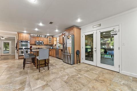 8701 Hallstorm St, Moss Point, MS 39562 photo 9