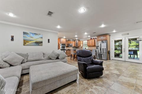 8701 Hallstorm St, Moss Point, MS 39562 photo 6