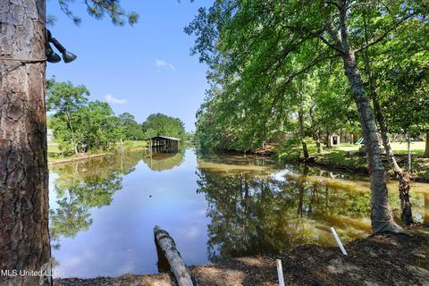 8701 Hallstorm St, Moss Point, MS 39562 photo 4