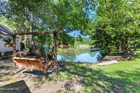 8701 Hallstorm St, Moss Point, MS 39562 photo 3