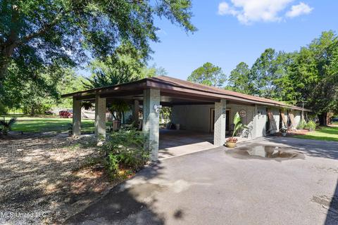 8701 Hallstorm St, Moss Point, MS 39562 photo 5