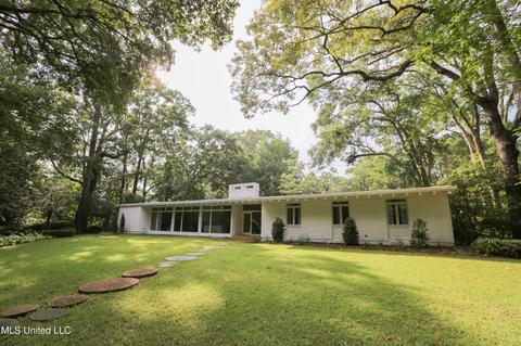 2312 Eastover Dr, Jackson, MS 39211 photo 1
