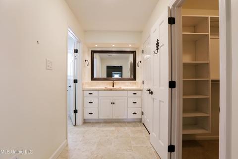 5465 Charter Oak Pl, Jackson, MS 39211 photo 32