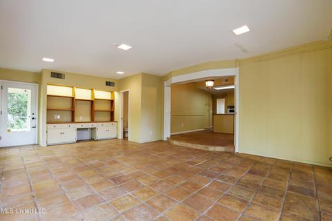 5465 Charter Oak Pl, Jackson, MS 39211 photo 23
