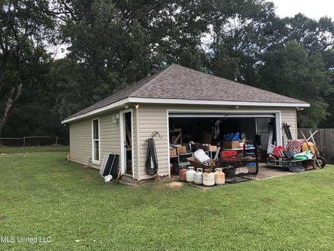664 Byram Meadows Dr, Byram, MS 39272 photo 6