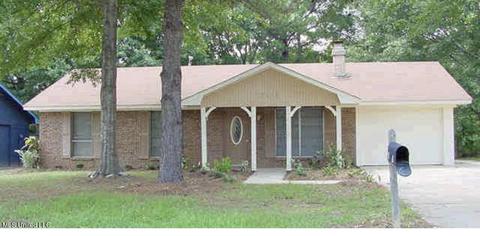 2413 Twisted Oak Dr, Jackson, MS 39212 photo 1