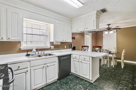 304 Afton Dr, Brandon, MS 39042 photo 9