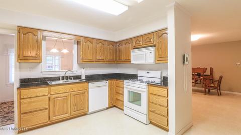 123 E Azalea Dr, Long Beach, MS 39560 photo 6