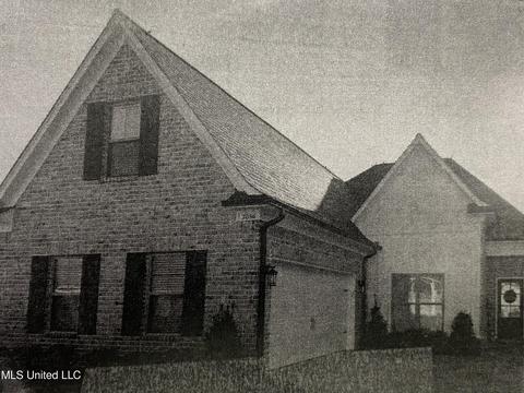 2118 W Watson Vw, Nesbit, MS 38651 photo 1