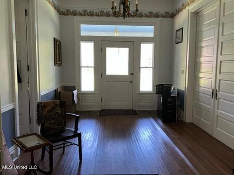 121 Jackson St, Hazlehurst, MS 39083