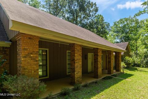 328 Spring Hill Dr, Terry, MS 39170 photo 4