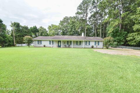 155 Terry Cv, Florence, MS 39073 photo 1