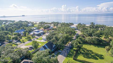 107 E Azalea Dr, Long Beach, MS 39560 photo 3