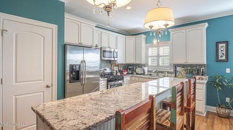 107 E Azalea Dr, Long Beach, MS 39560 photo 9