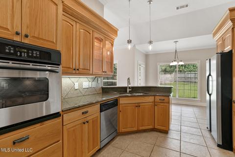101 Apache Ct, Clinton, MS 39056 photo 9