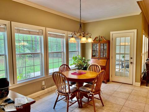 708 Forest Woods Dr, Byram, MS 39272 photo 8