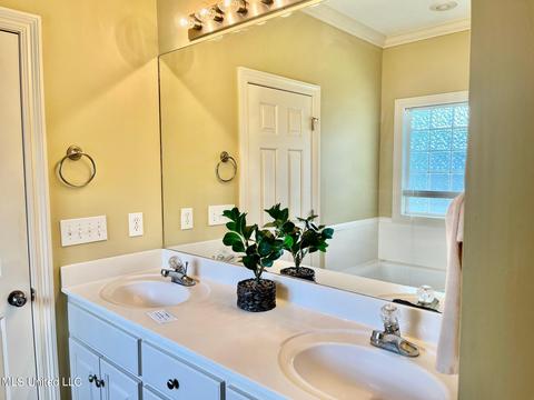 708 Forest Woods Dr, Byram, MS 39272 photo 13