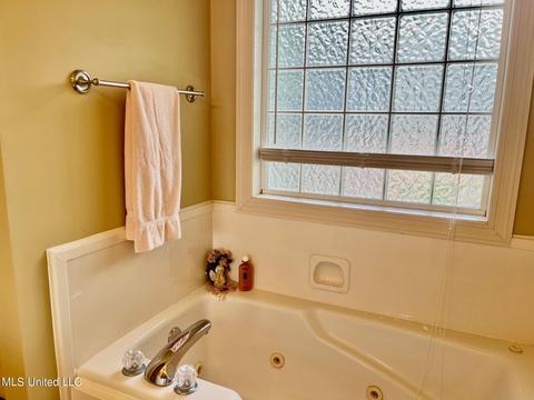 708 Forest Woods Dr, Byram, MS 39272 photo 15