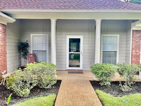 708 Forest Woods Dr, Byram, MS 39272 photo 2