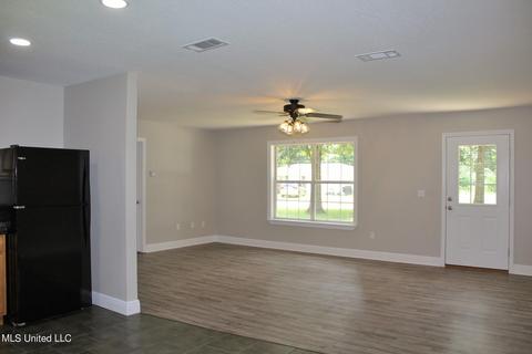 147 Meadow St, Lucedale, MS 39452 photo 11
