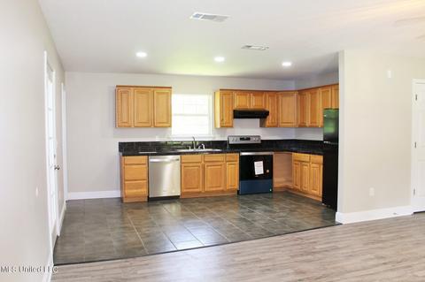 147 Meadow St, Lucedale, MS 39452 photo 7